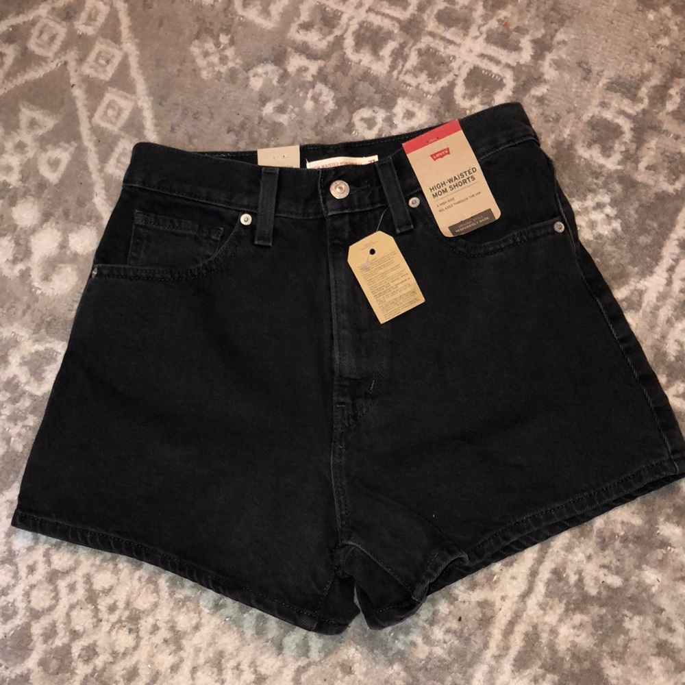 Levi’s Black High Waisted Mom Short